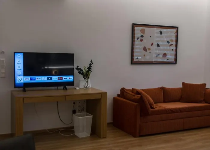 Kanari Elegant And Cozy Apartment
