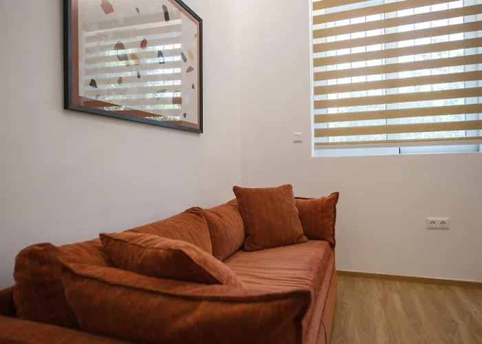 Kanari Elegant And Cozy Apartment