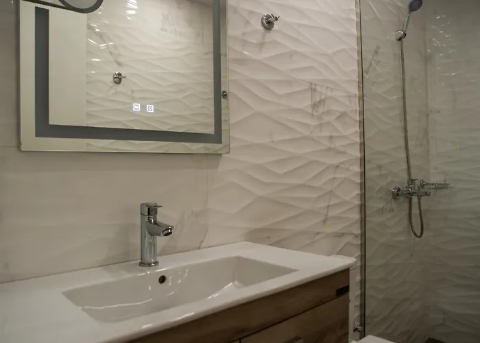 Kanari Elegant And Cozy Апартаменты