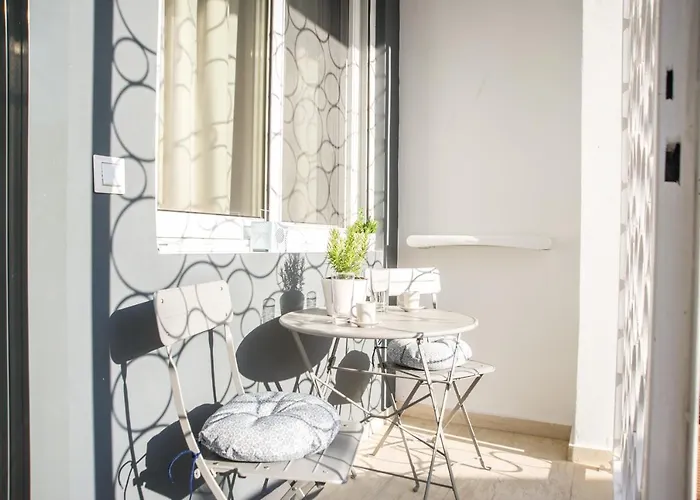 Kanari Elegant And Cozy Каламата